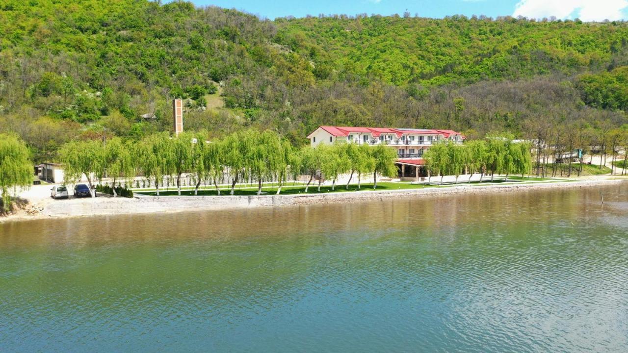 Vega Resort Restaurant & Lodge Orsova Ngoại thất bức ảnh