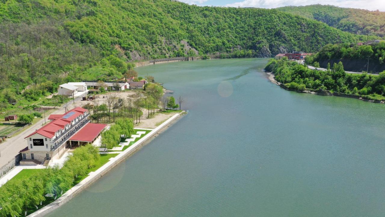 Vega Resort Restaurant & Lodge Orsova Ngoại thất bức ảnh