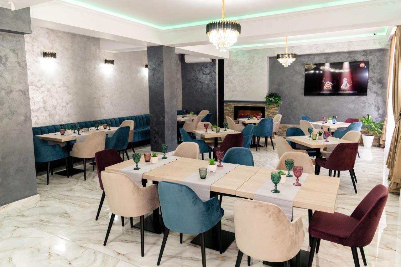 Vega Resort Restaurant & Lodge Orsova Ngoại thất bức ảnh