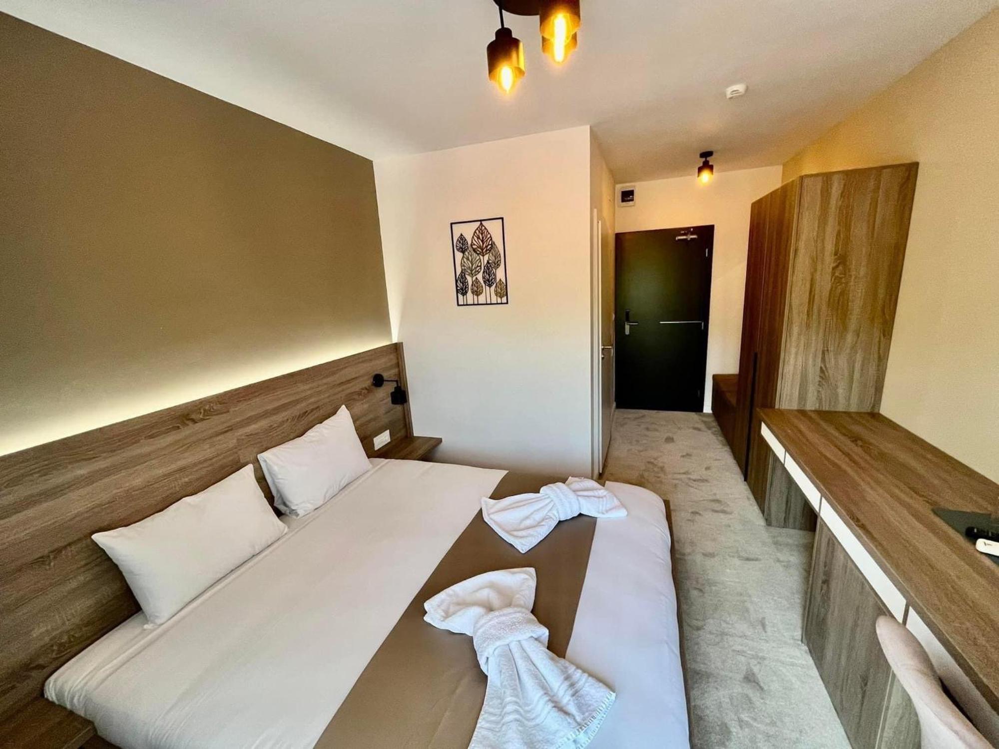 Vega Resort Restaurant & Lodge Orsova Ngoại thất bức ảnh